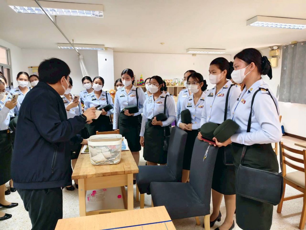 ให้การต้อนรับคณะอาจารย์ นักเรียนพยาบาล  วิทยาลัยพยาบาลกองทัพบก เขาฝึกปฏิบัติงาน