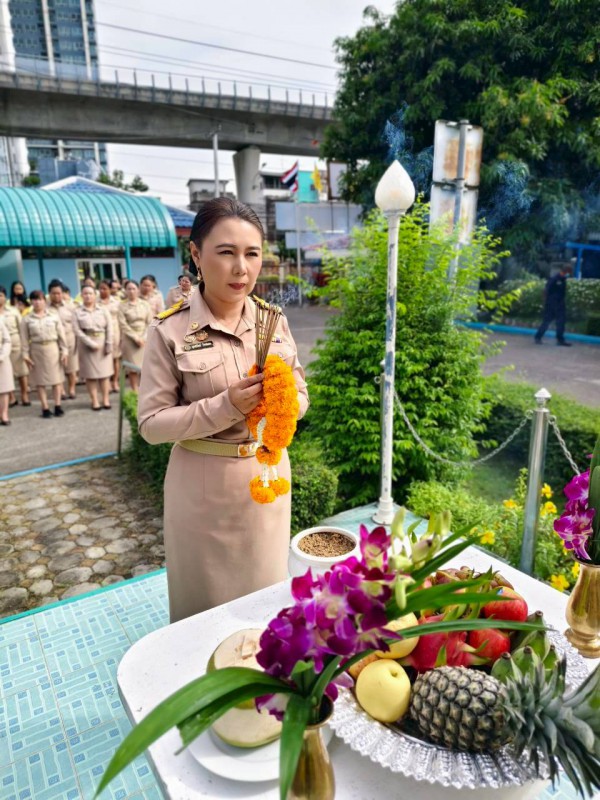 จัดพิธีสักการะ พร้อมเปลี่ยนผ้าสไบ ห่มองค์พระประชาบดี  ณ ศพส.บ้านบางแค