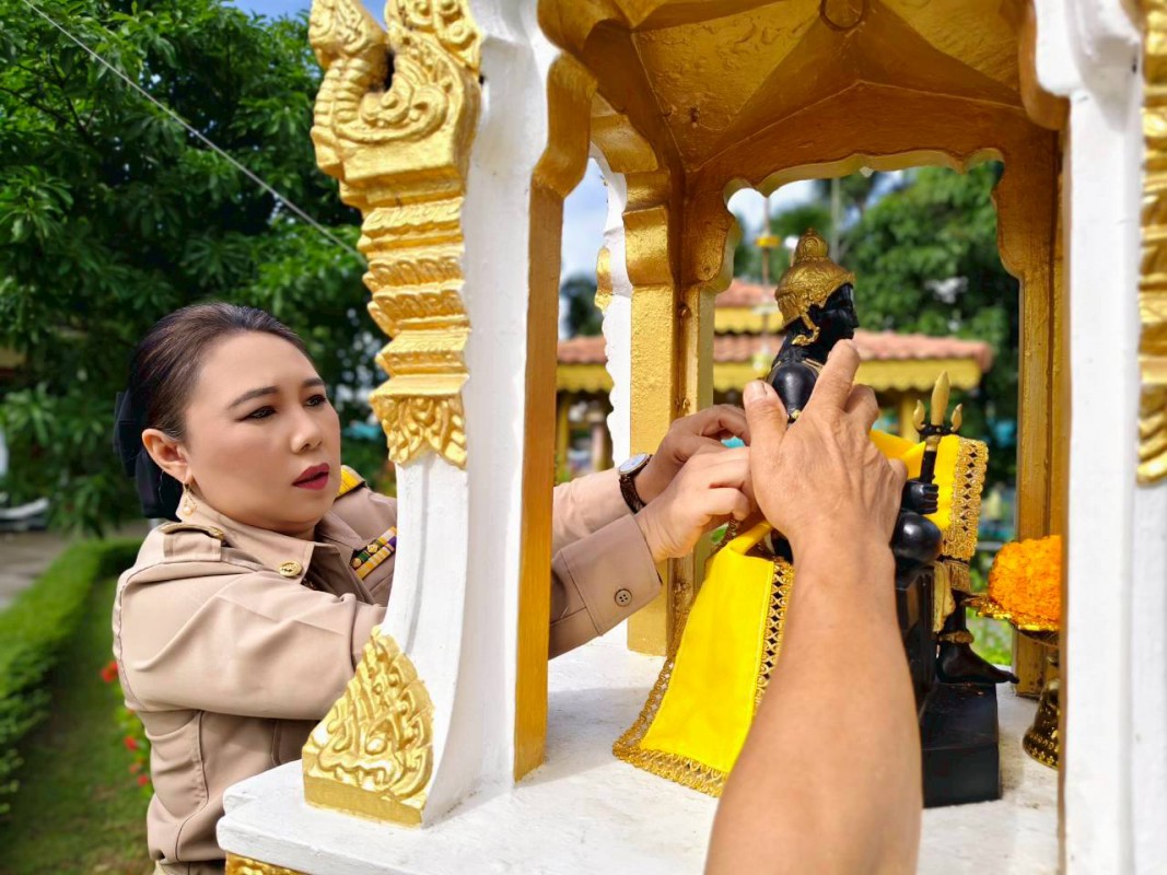 จัดพิธีสักการะ พร้อมเปลี่ยนผ้าสไบ ห่มองค์พระประชาบดี  ณ ศพส.บ้านบางแค